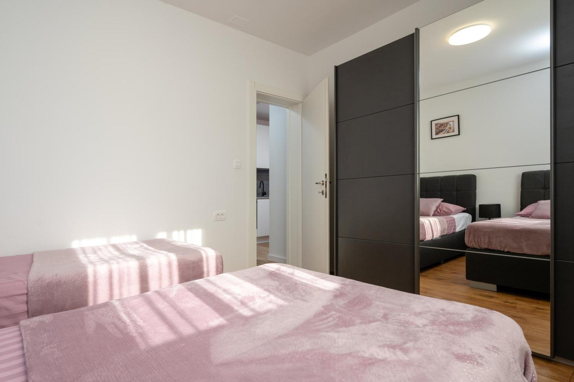 Apartment Ivi Trogir Eksteriør billede